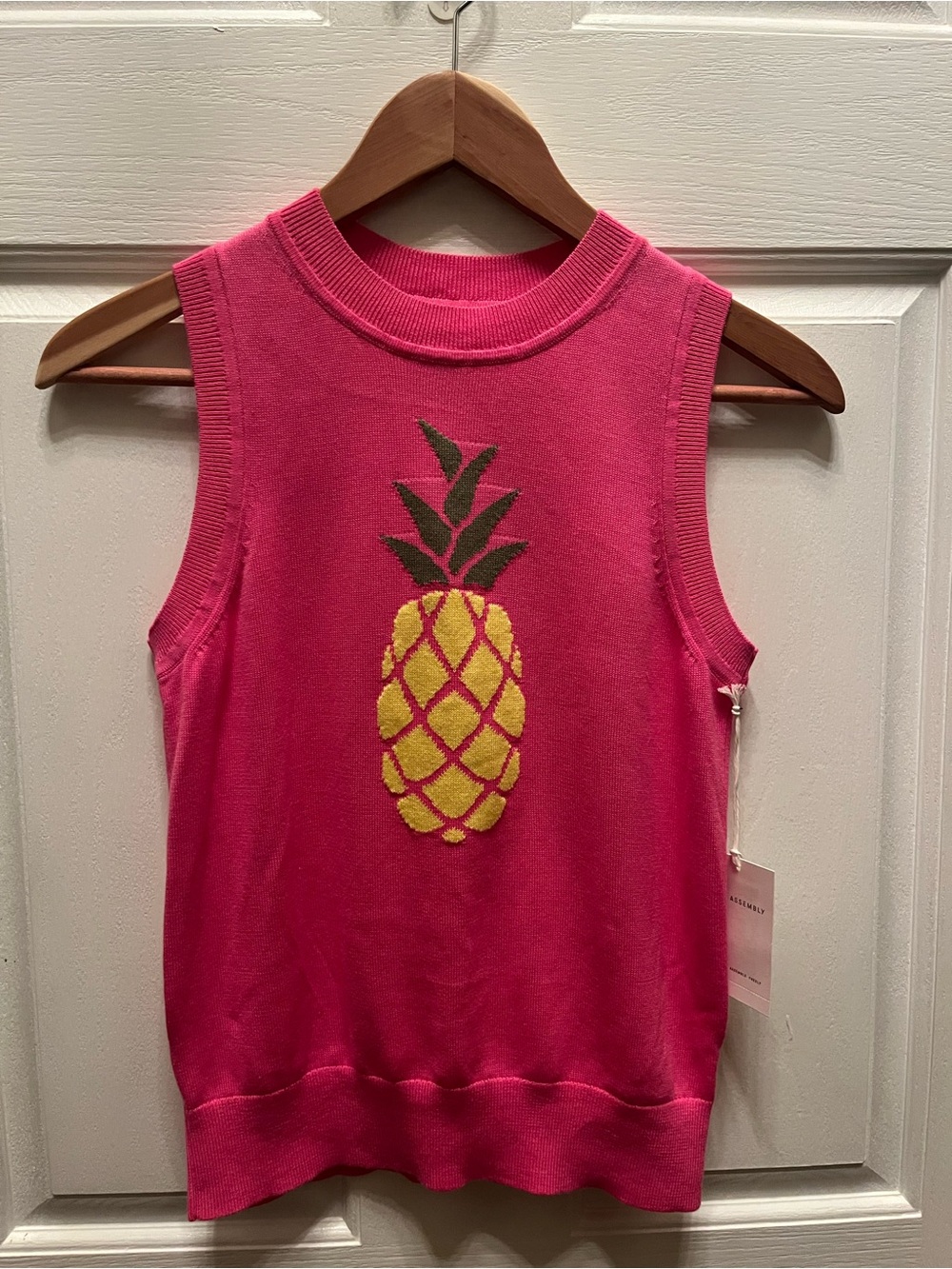 NWT FREE ASSEMBLY WOMEN'S GRAPHIC SWEATER SHELL- X-SMALL (0-2)